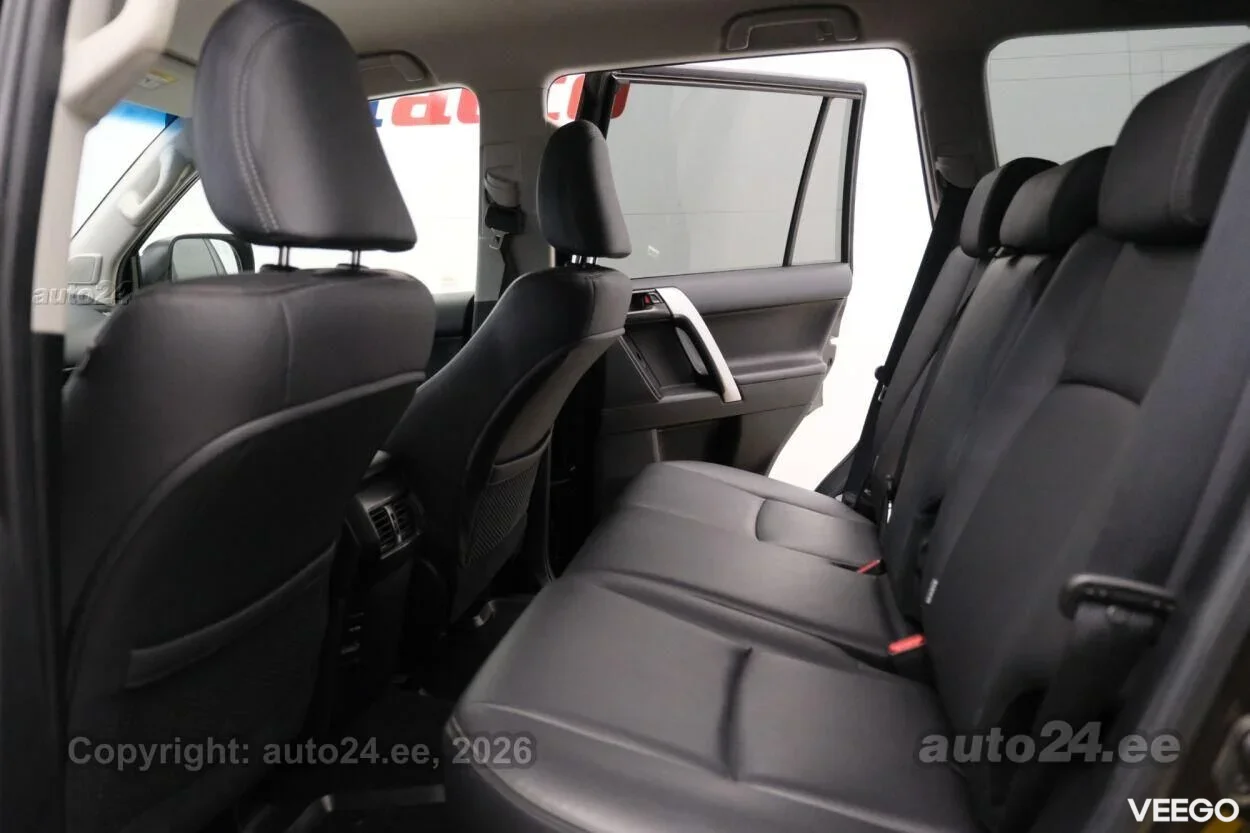 Toyota Land Cruiser Luxury 4WD 2.8 130kW