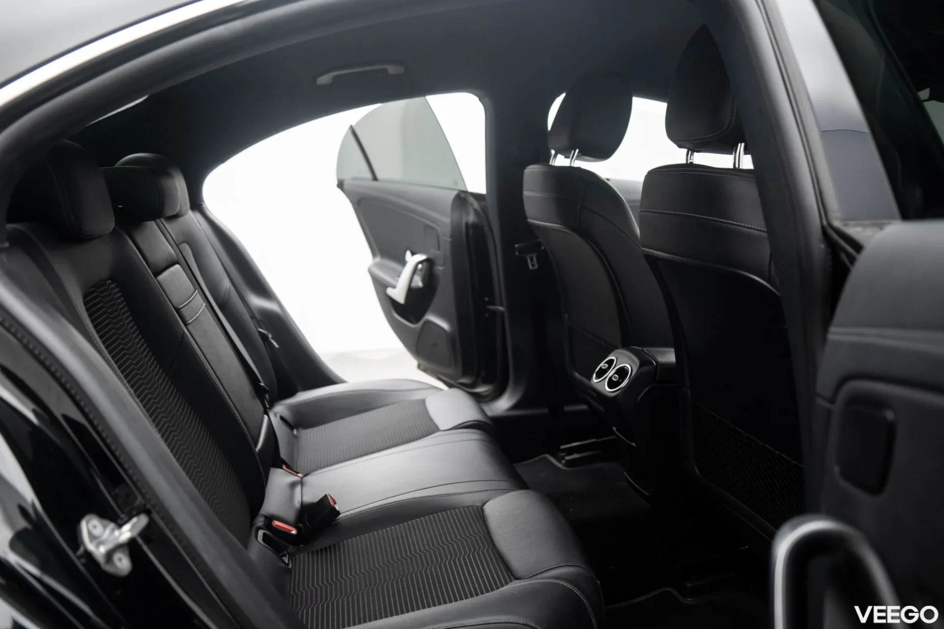 Mercedes-Benz CLA180 Coupe 1.3 100kW