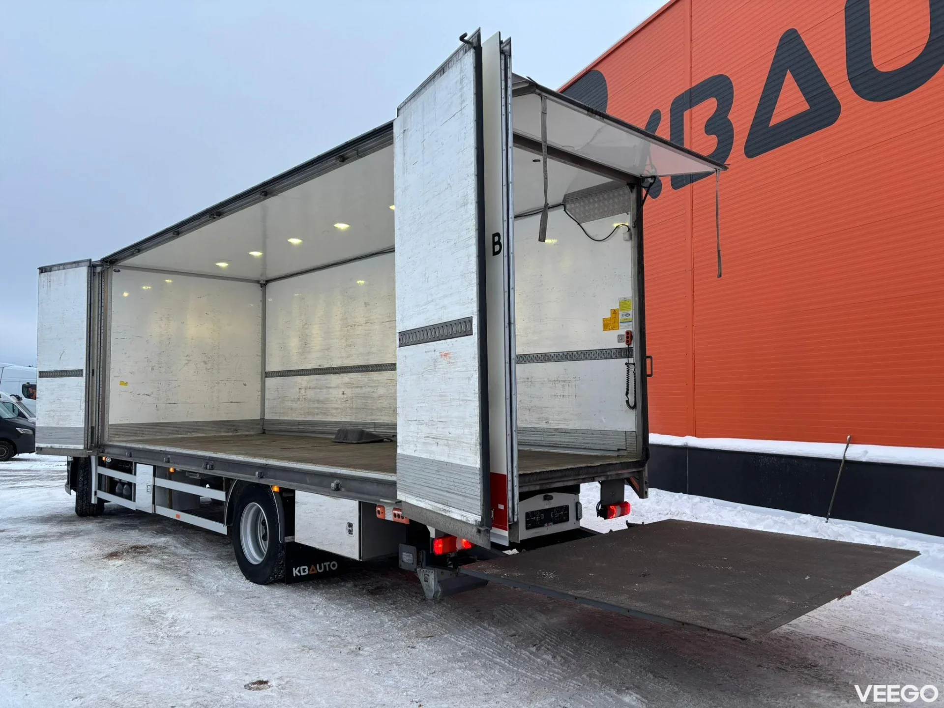 Mercedes-Benz Actros BOX L=7564 mm 240kW