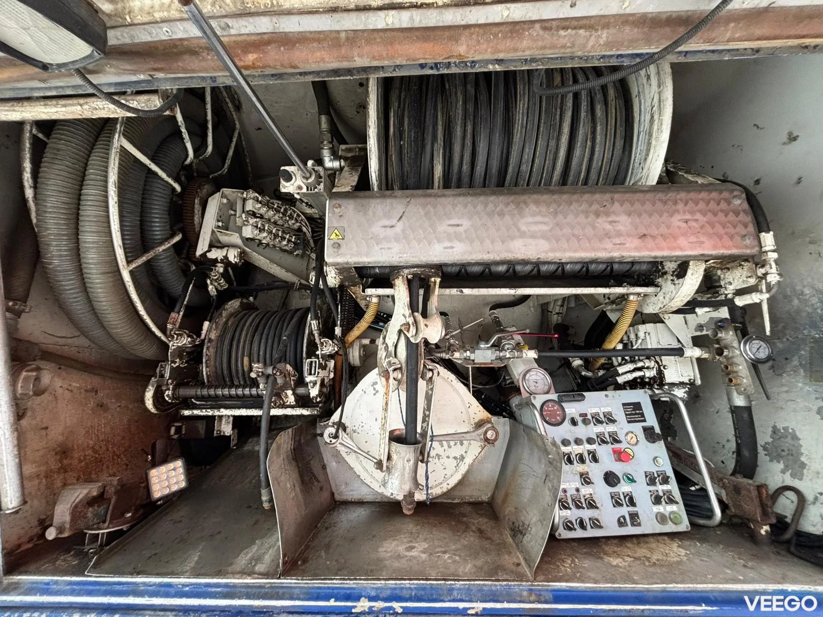 SCANIA P340 ADR TANK 7000 l / VACUUM Jurop PR200 / PRESSURE Pratissoli MS55 125 bar / 318 l/min 221kW