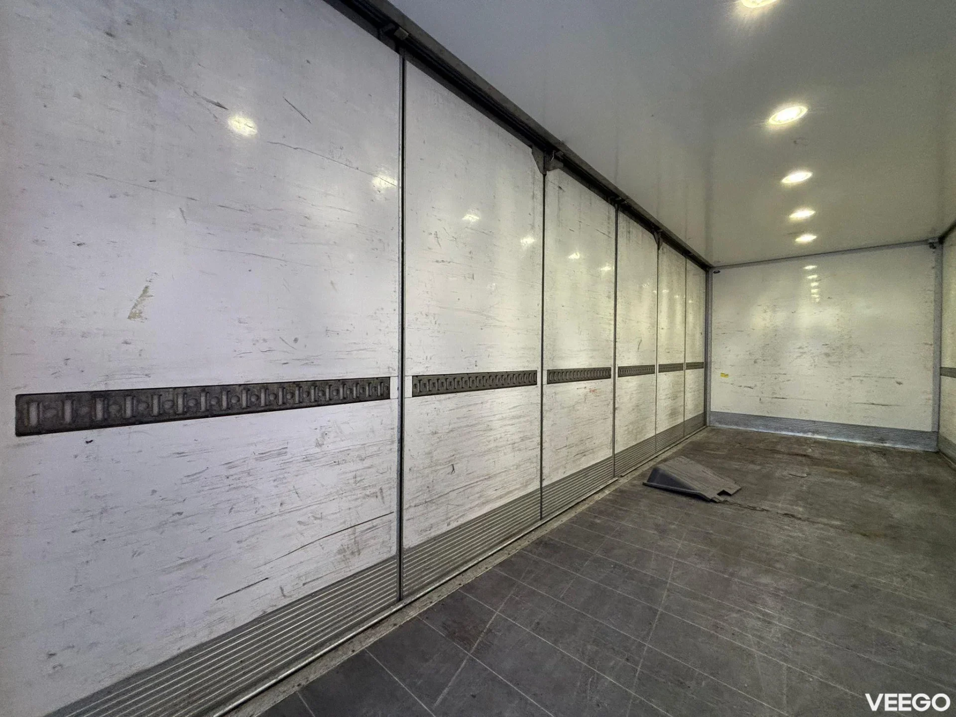 Mercedes-Benz Actros BOX L=7564 mm 240kW