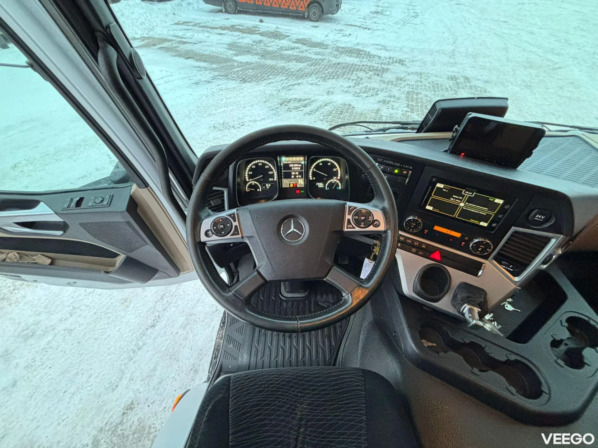 Mercedes-Benz Actros BOX L=7564 mm 240kW