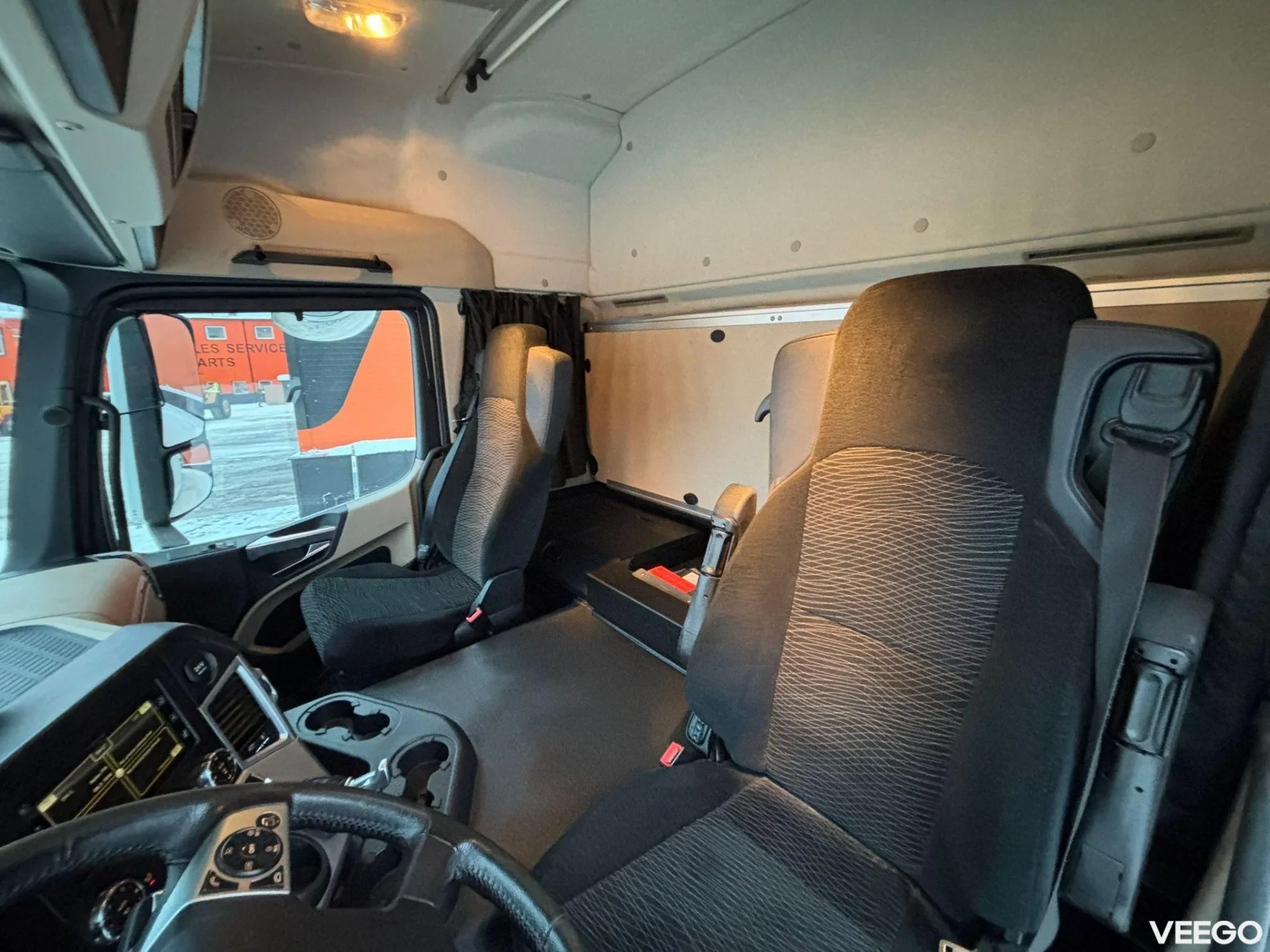 Mercedes-Benz Actros BOX L=7564 mm 240kW