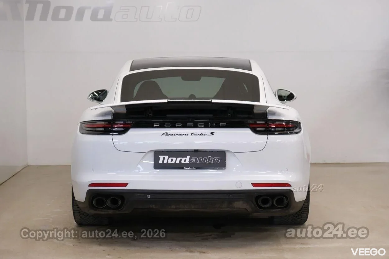 Porsche Panamera Turbo S - 4 500kW