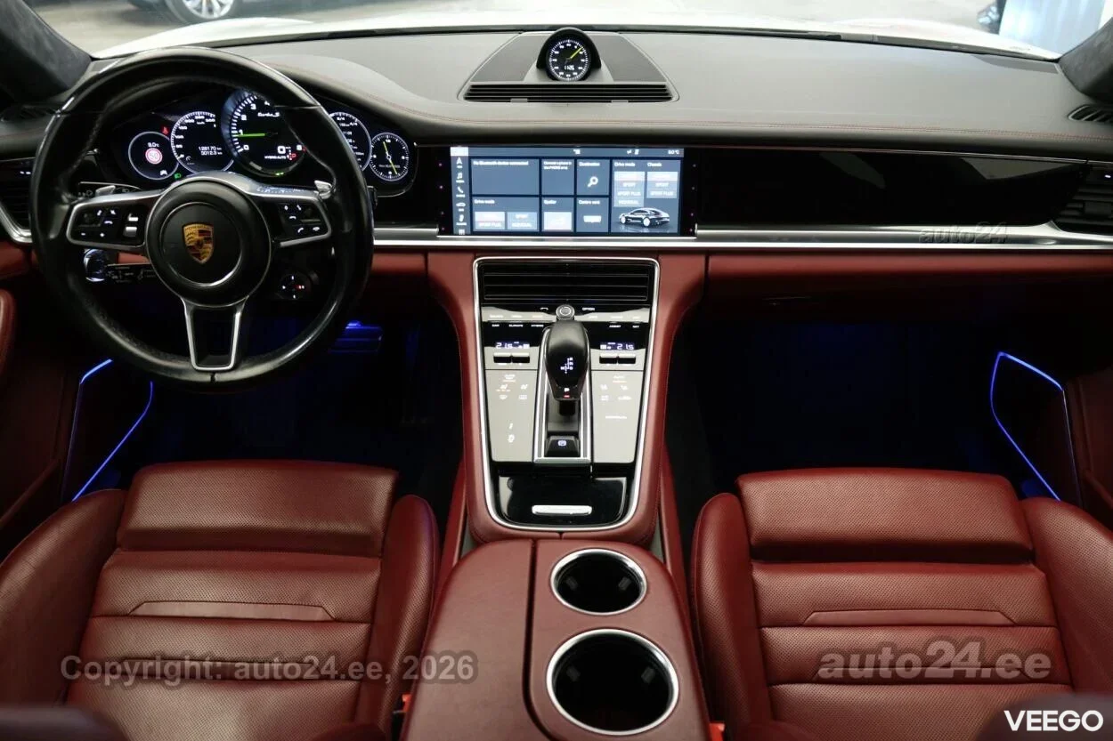 Porsche Panamera Turbo S - 4 500kW