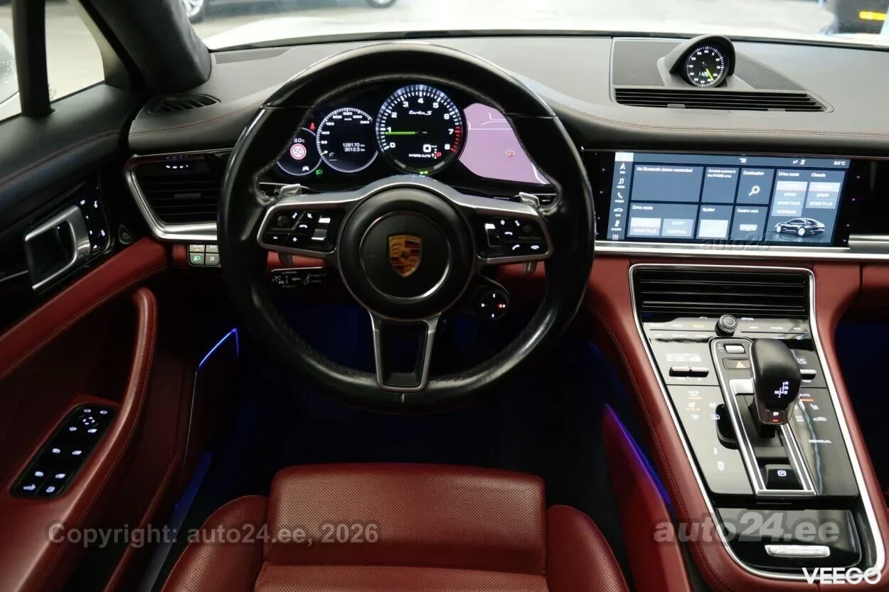 Porsche Panamera Turbo S - 4 500kW