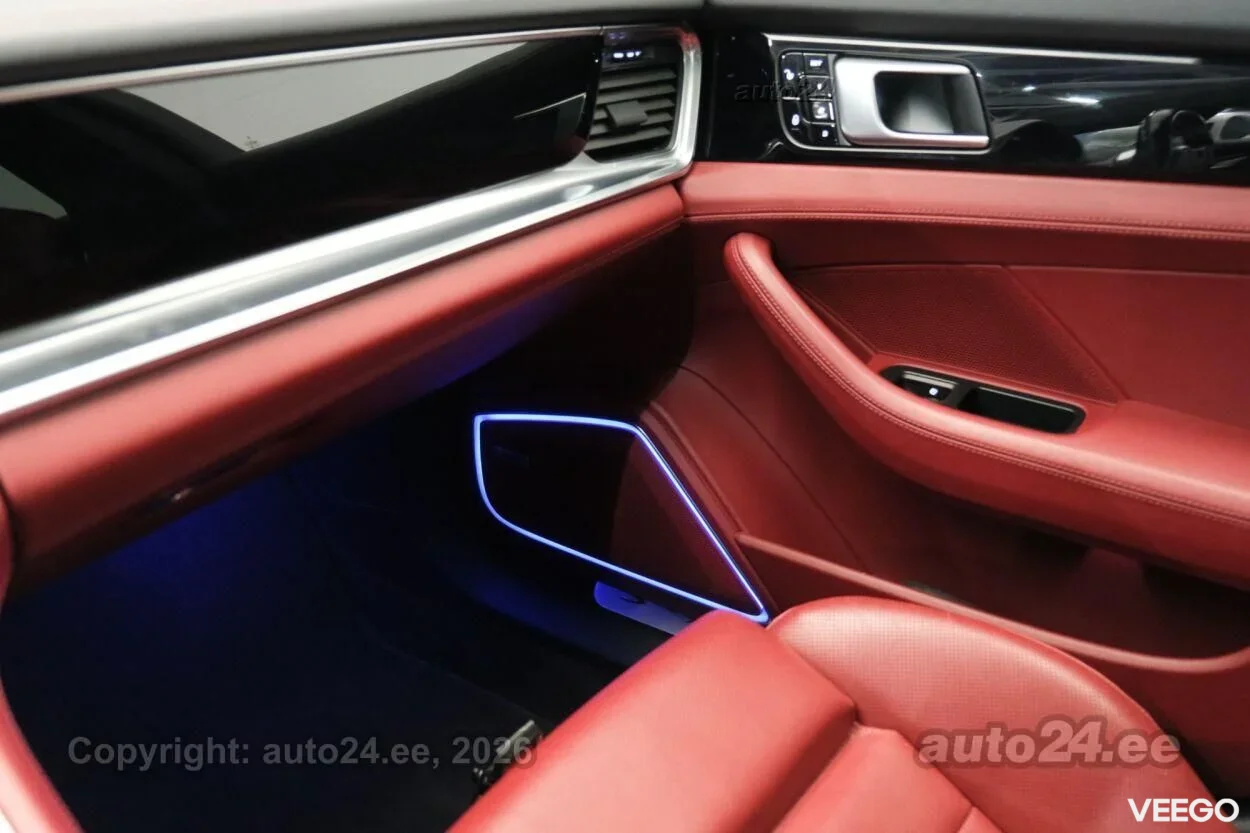 Porsche Panamera Turbo S - 4 500kW