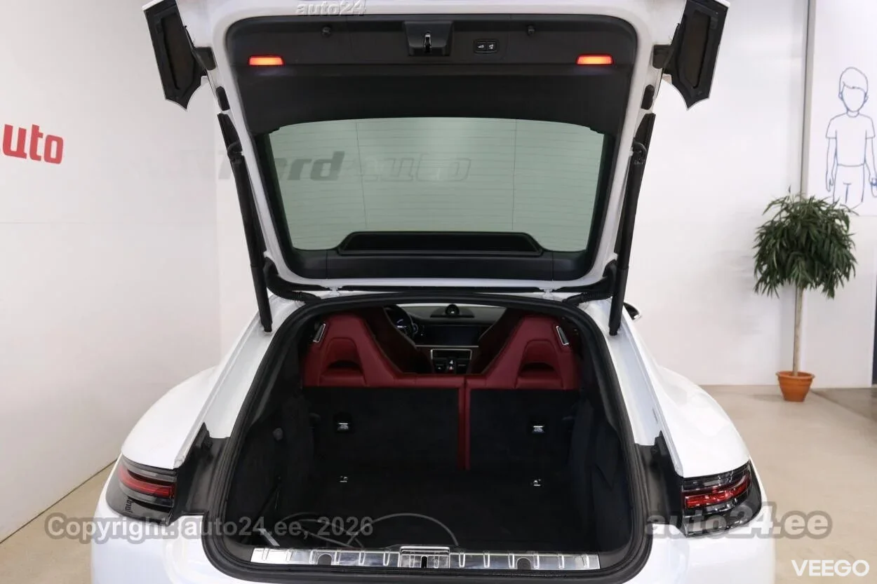 Porsche Panamera Turbo S - 4 500kW