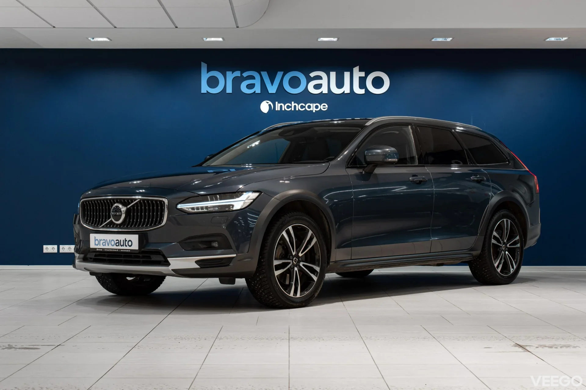 Volvo V90 Cross Country B4 KERS Mild Hybrid AWD PRO INTELLI SAFE MY21 2 145kW
