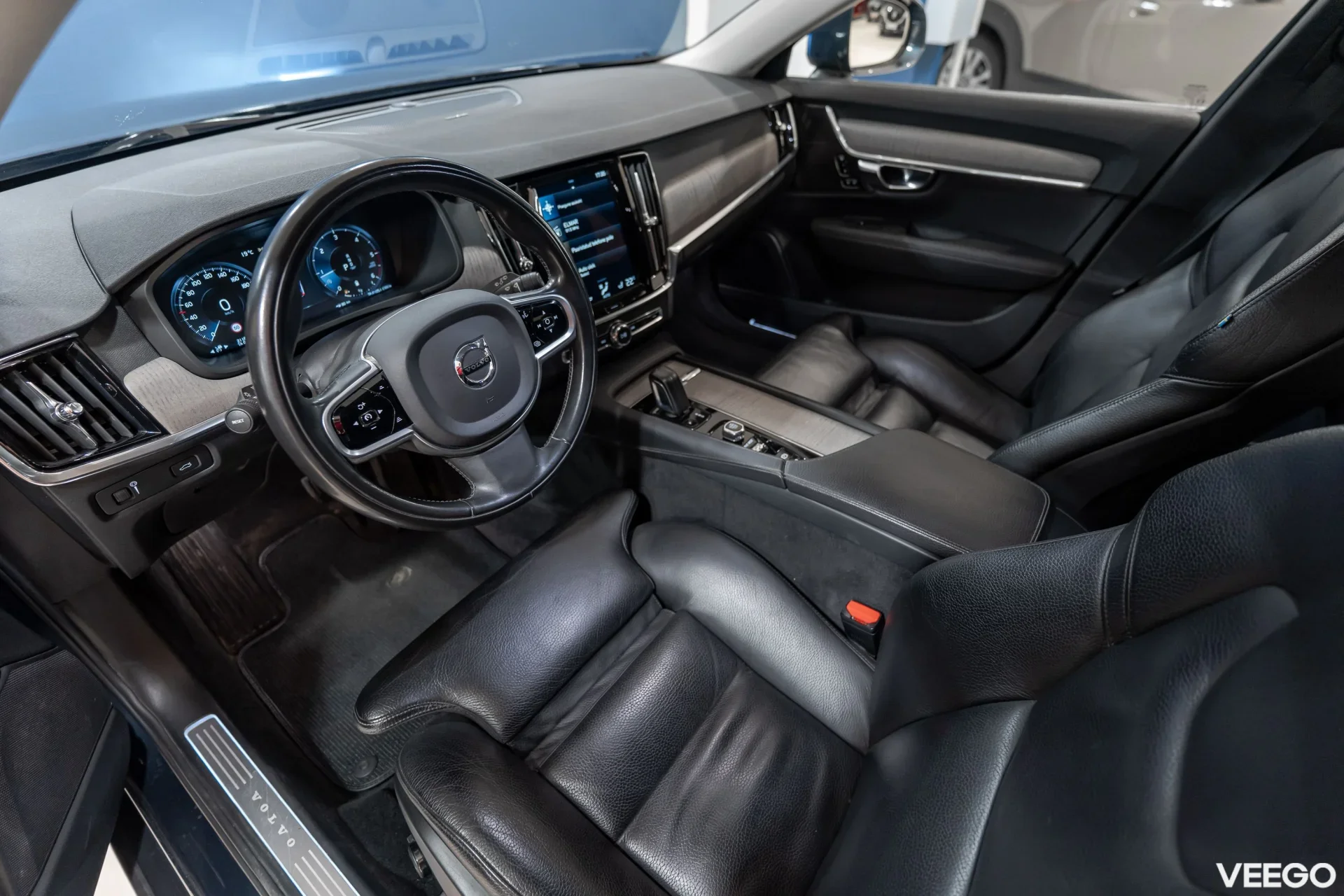 Volvo V90 Cross Country B4 KERS Mild Hybrid AWD PRO INTELLI SAFE MY21 2 145kW