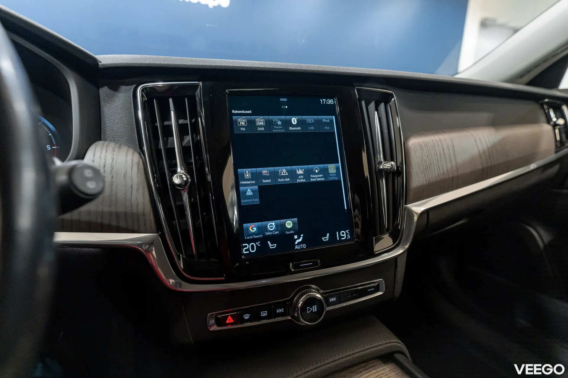 Volvo V90 Cross Country B4 KERS Mild Hybrid AWD PRO INTELLI SAFE MY21 2 145kW