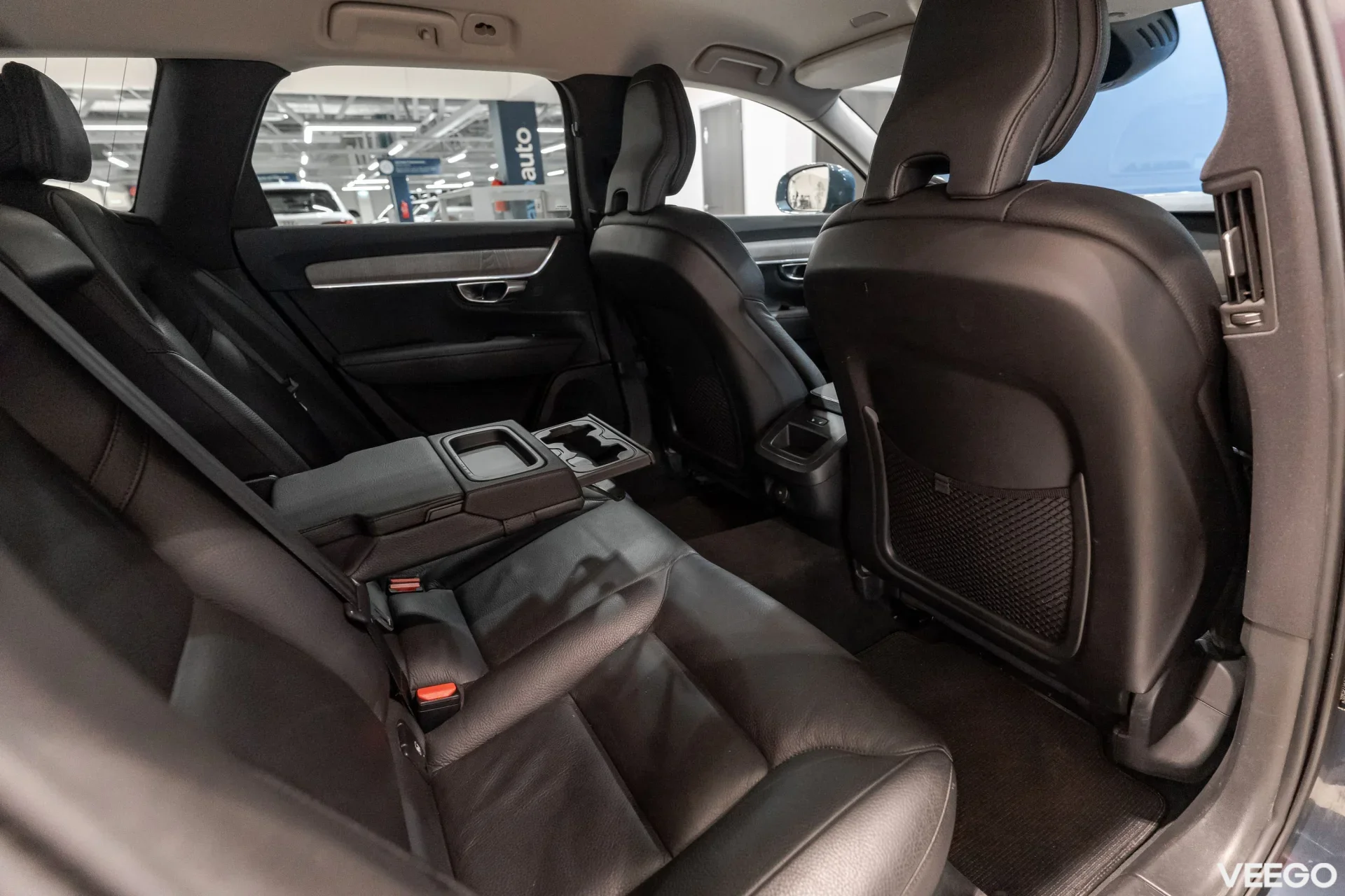 Volvo V90 Cross Country B4 KERS Mild Hybrid AWD PRO INTELLI SAFE MY21 2 145kW