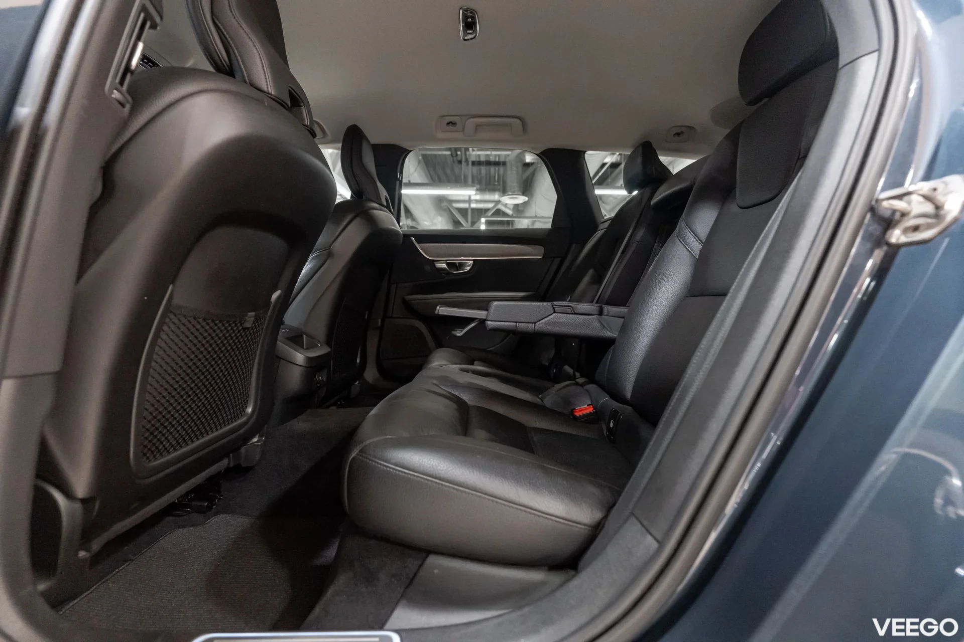 Volvo V90 Cross Country B4 KERS Mild Hybrid AWD PRO INTELLI SAFE MY21 2 145kW