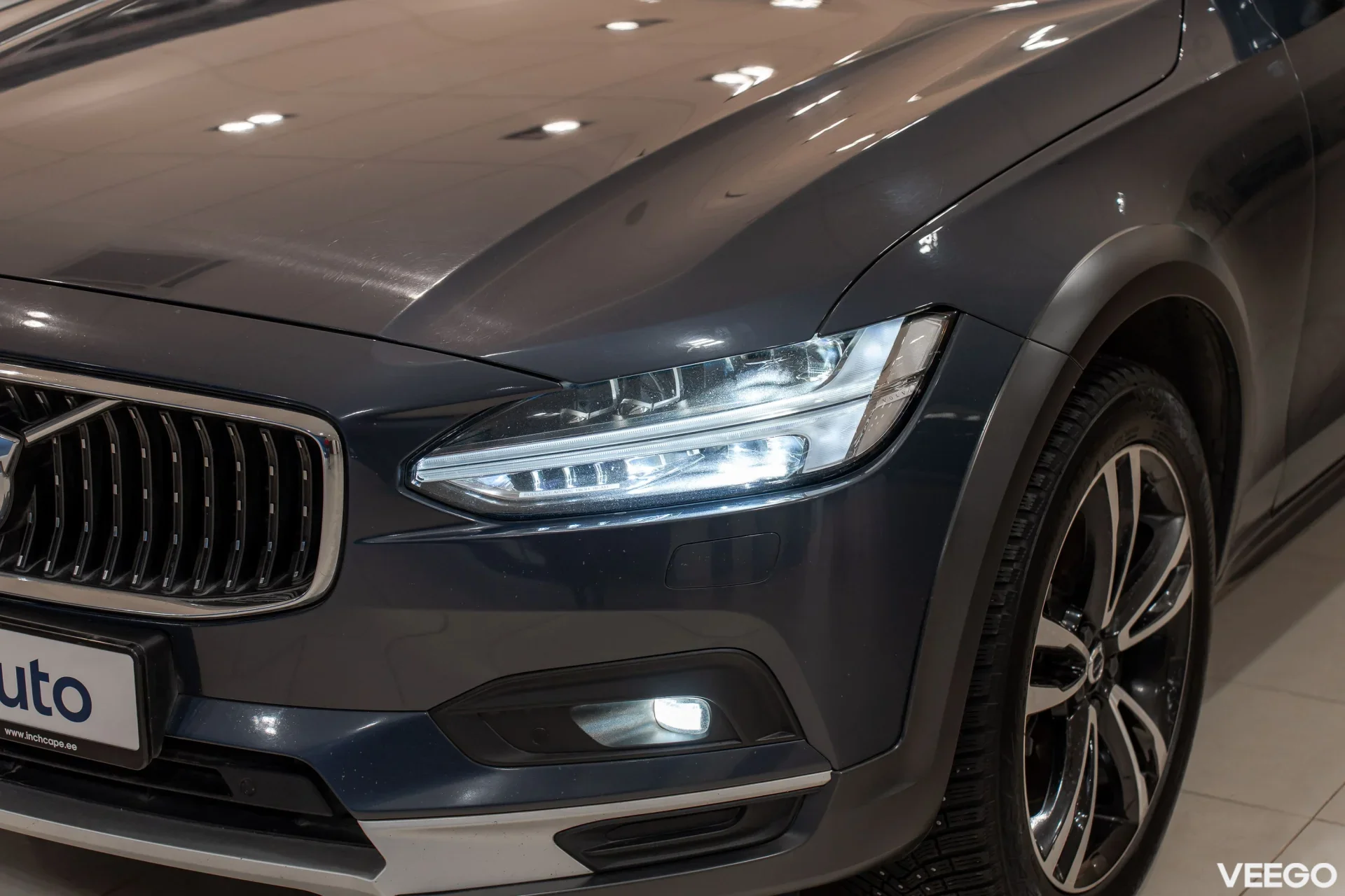 Volvo V90 Cross Country B4 KERS Mild Hybrid AWD PRO INTELLI SAFE MY21 2 145kW