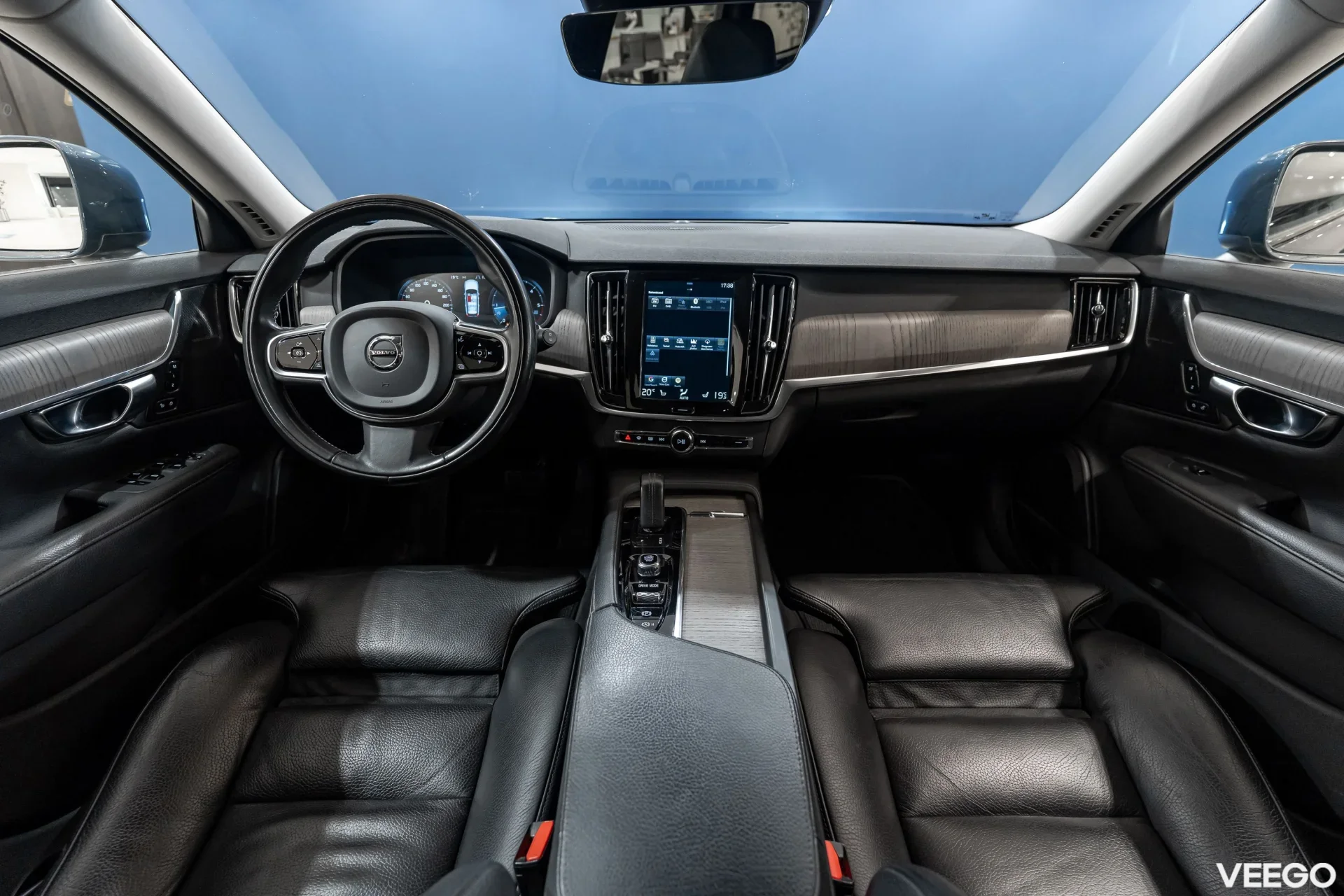 Volvo V90 Cross Country B4 KERS Mild Hybrid AWD PRO INTELLI SAFE MY21 2 145kW