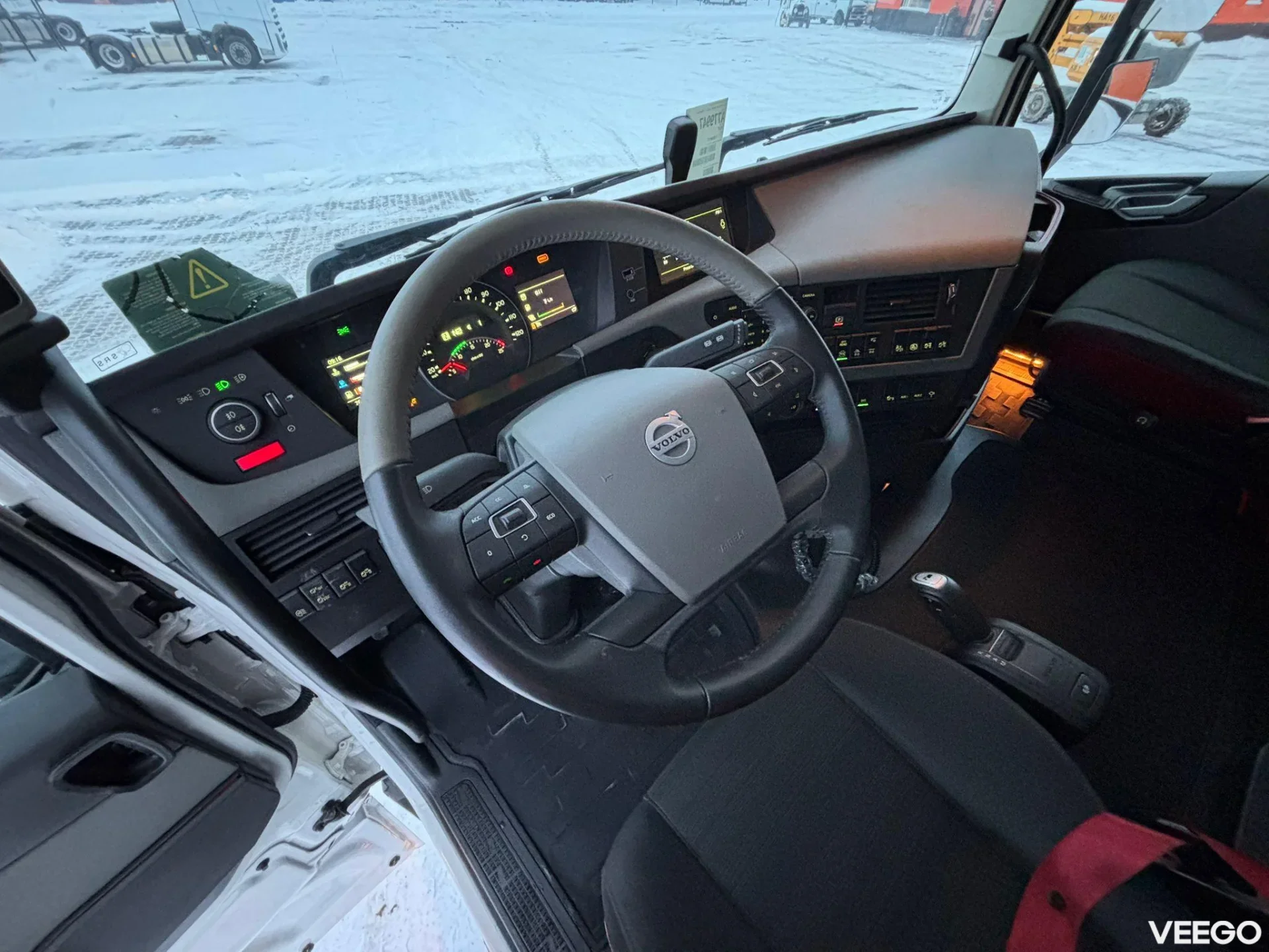 Volvo FH500 VOLVO DEMO TRUCK! / STEERED PUSHER AXLE 375kW