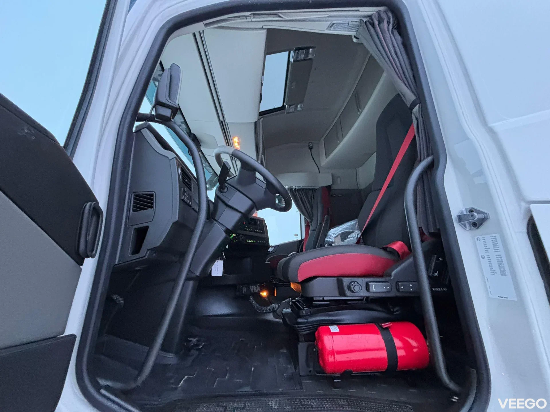 Volvo FH500 VOLVO DEMO TRUCK! / STEERED PUSHER AXLE 375kW