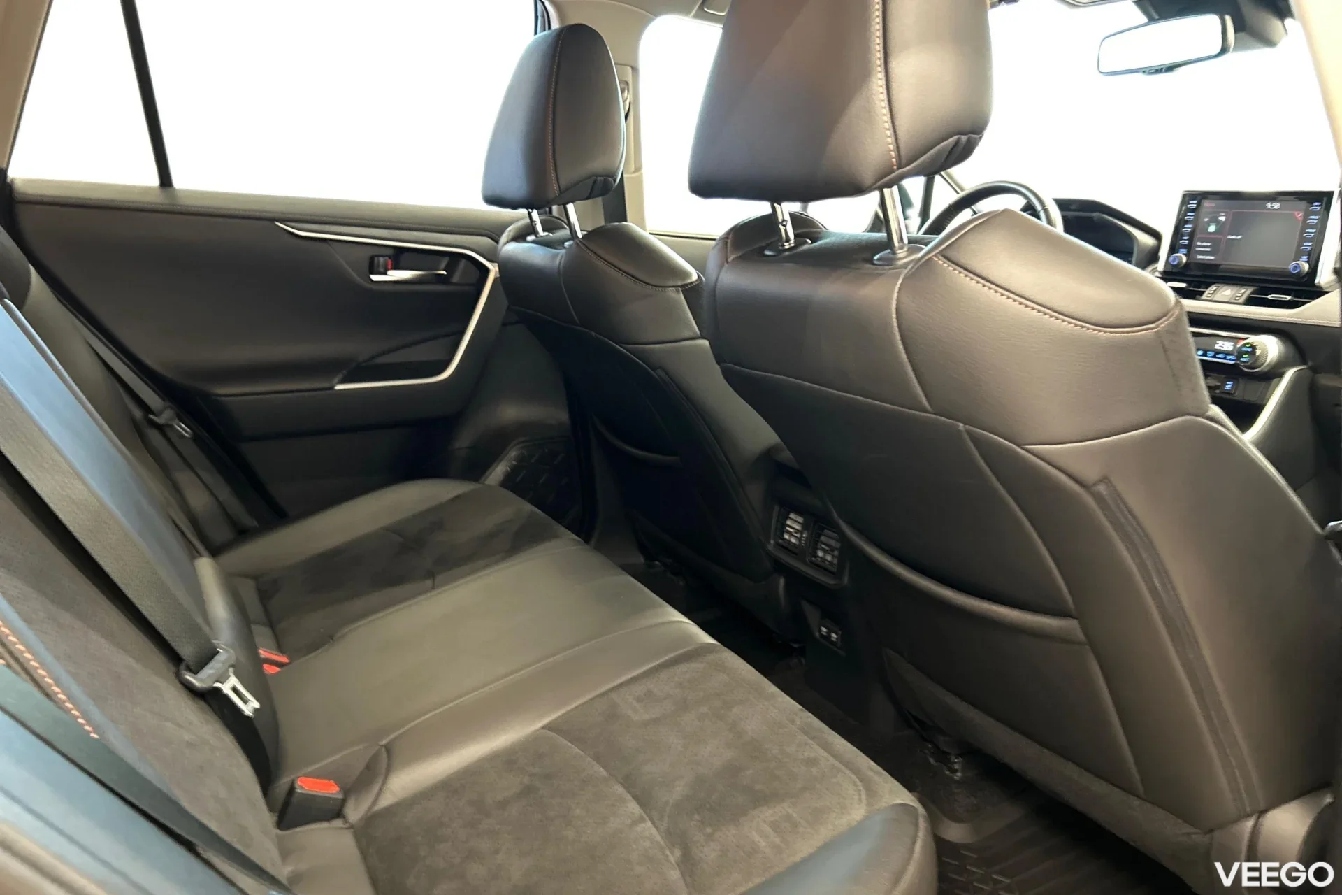 Toyota RAV4 Luxury Plus 2.5 131kW