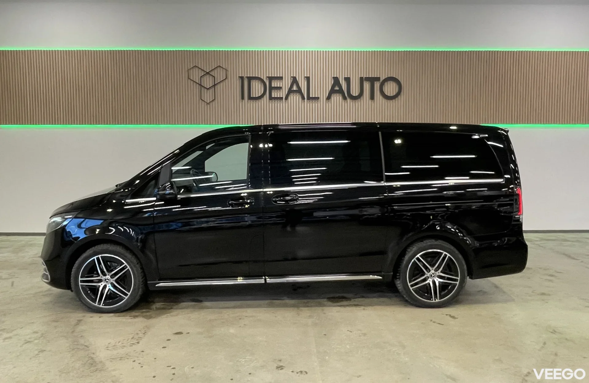 Mercedes-Benz V-KLASSE 4Matic Lang AMG Avantgarde 174kW