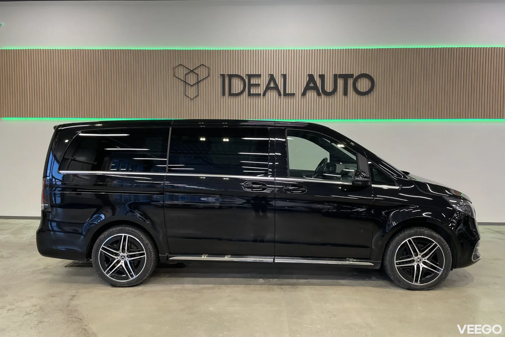 Mercedes-Benz V-KLASSE 4Matic Lang AMG Avantgarde 174kW