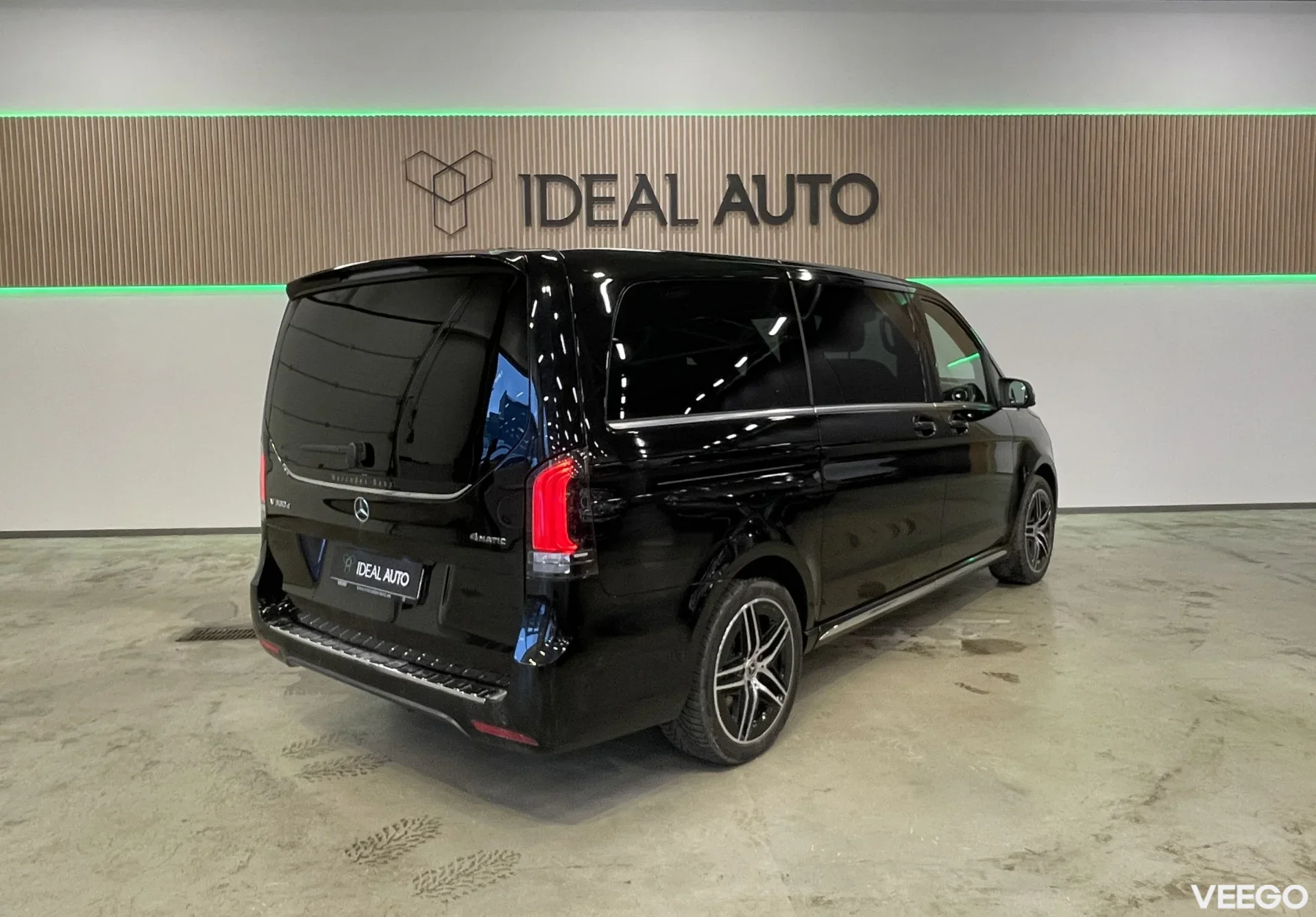 Mercedes-Benz V-KLASSE 4Matic Lang AMG Avantgarde 174kW