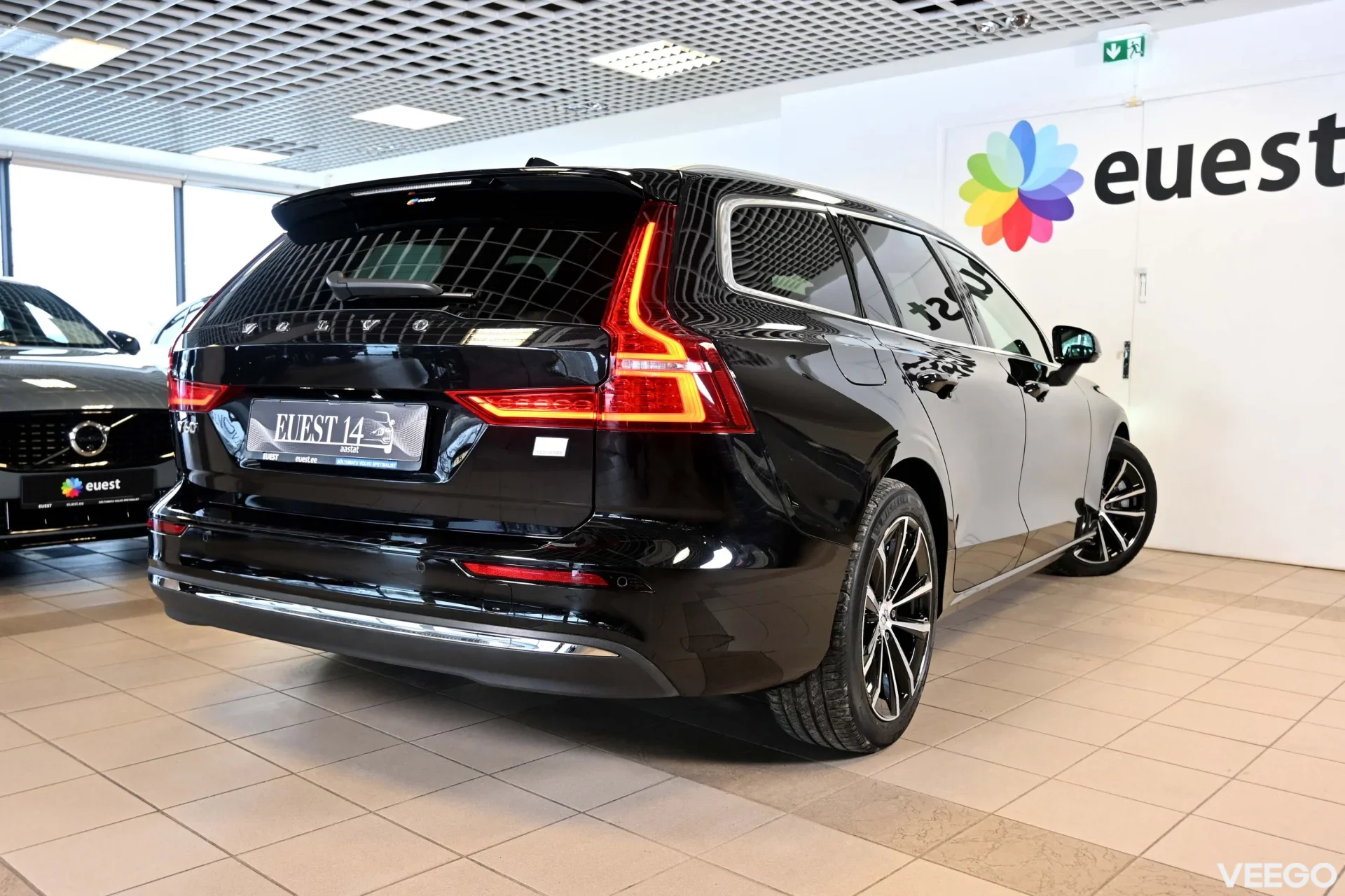 Volvo V60 AWD T6 DARK PLUS INTELLI SAFE PRO GOOGLE 2 293kW