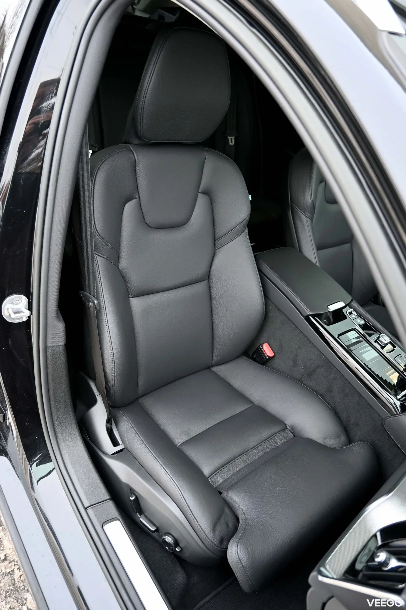 Volvo V60 AWD T6 DARK PLUS INTELLI SAFE PRO GOOGLE 2 293kW