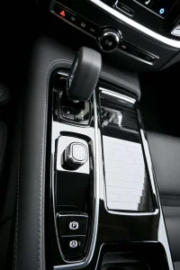 Volvo V60 AWD T6 DARK PLUS INTELLI SAFE PRO GOOGLE 2 293kW thumbnail