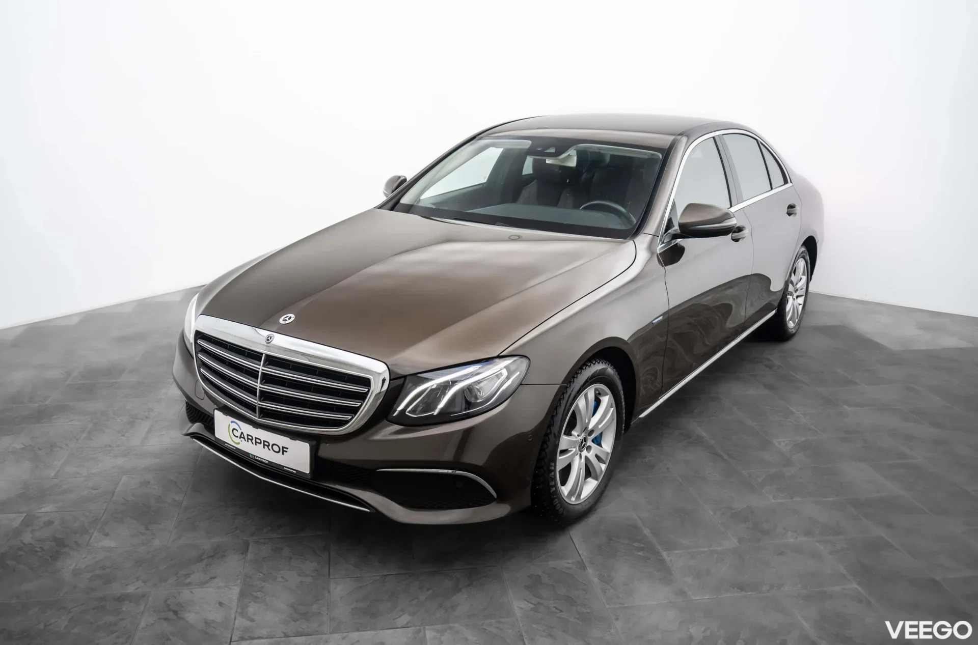 Mercedes-Benz E350 e Luxury 2.0 210kW