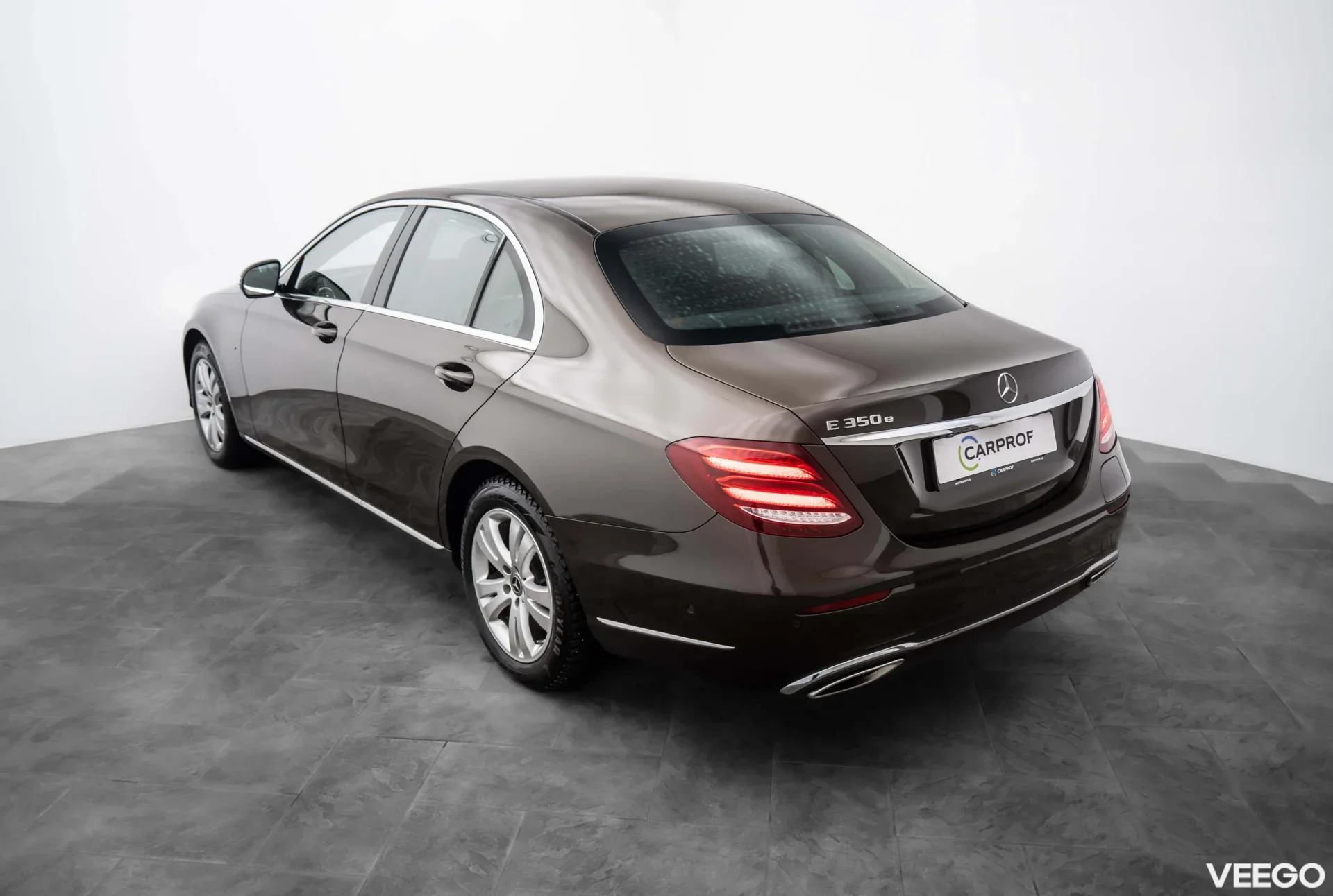 Mercedes-Benz E350 e Luxury 2.0 210kW