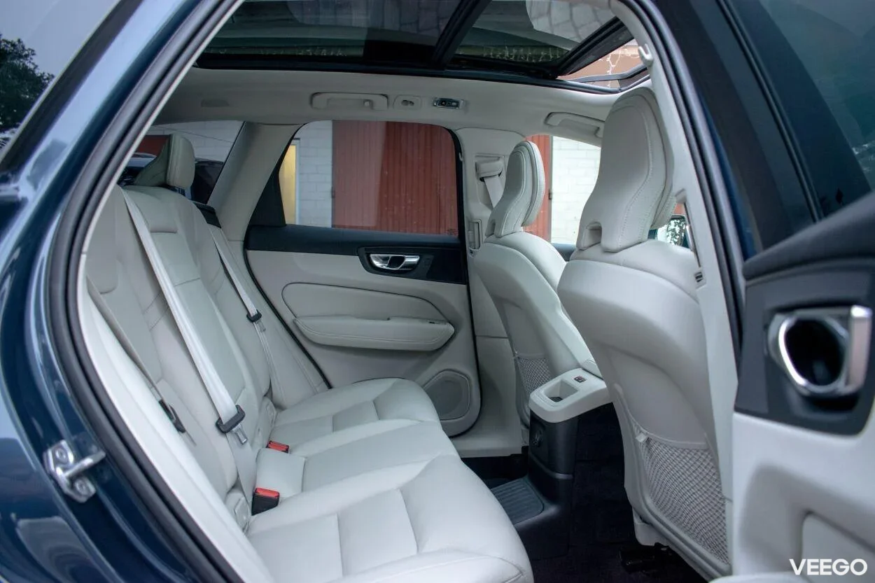 Volvo XC60 AWD Inscription Intelli PRO Wntr 2 251kW