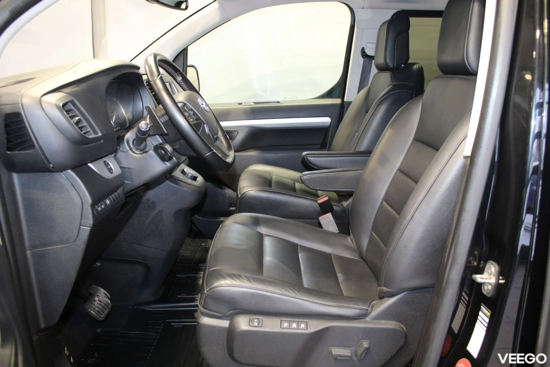 Toyota Proace Verso Long Executive 2 130kW