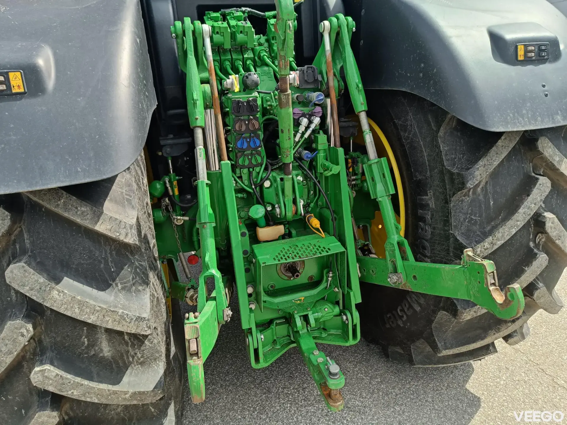 John Deere 6215R 188kW
