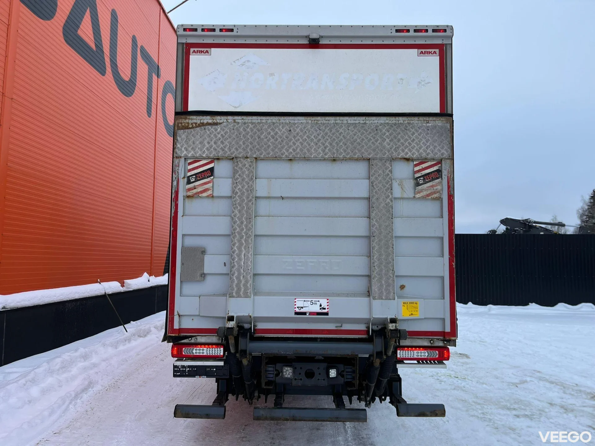 Renault T 440 BOX L=8610 mm 330kW