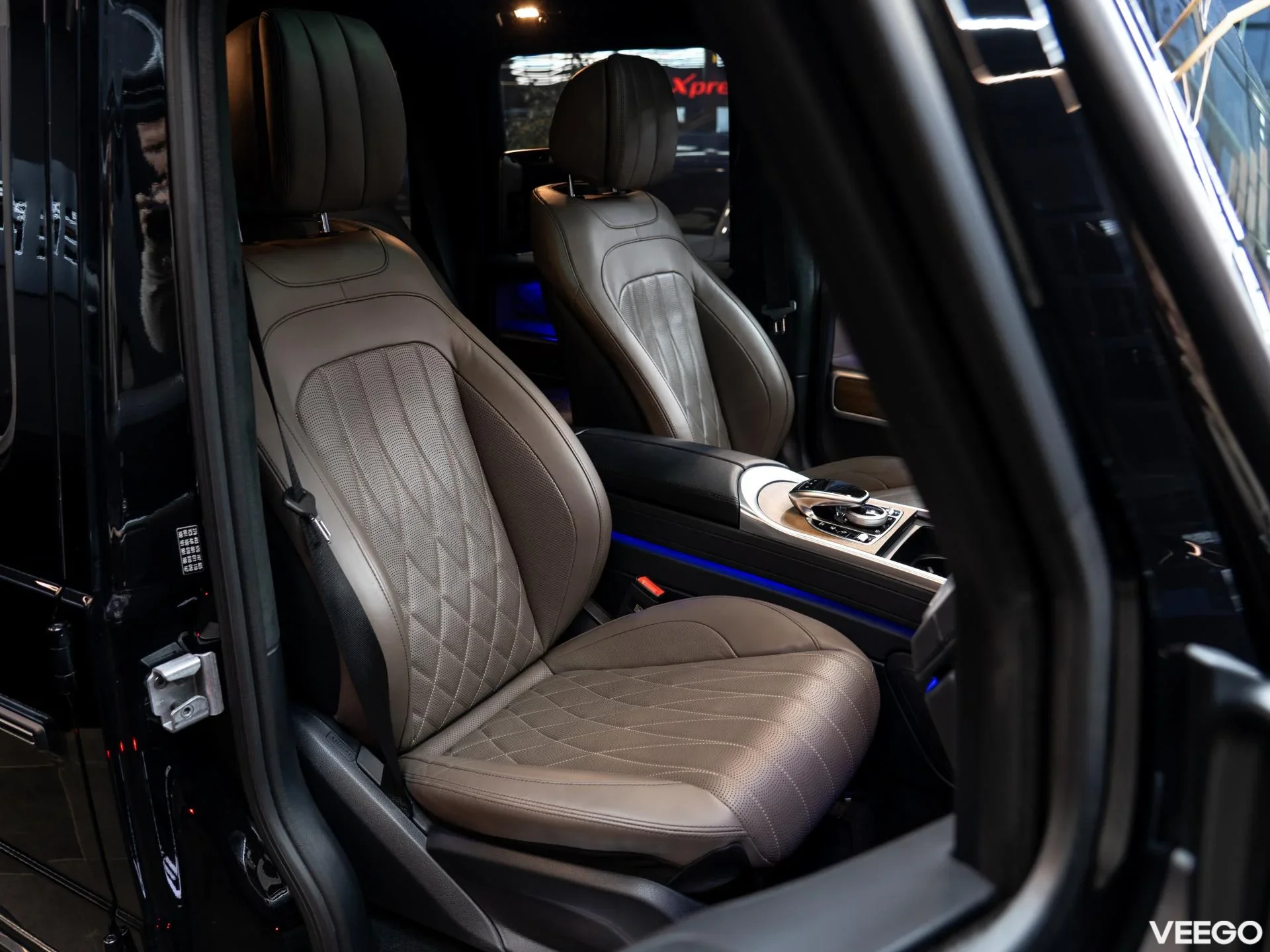 Mercedes-Benz G400 2.9 243kW