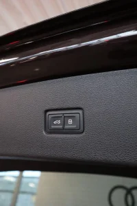 Audi Q8 210kW thumbnail