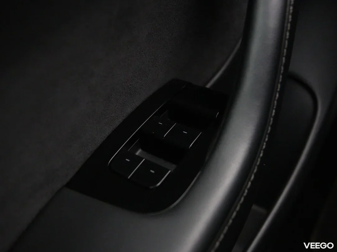 Tesla Model 3 0 208kW