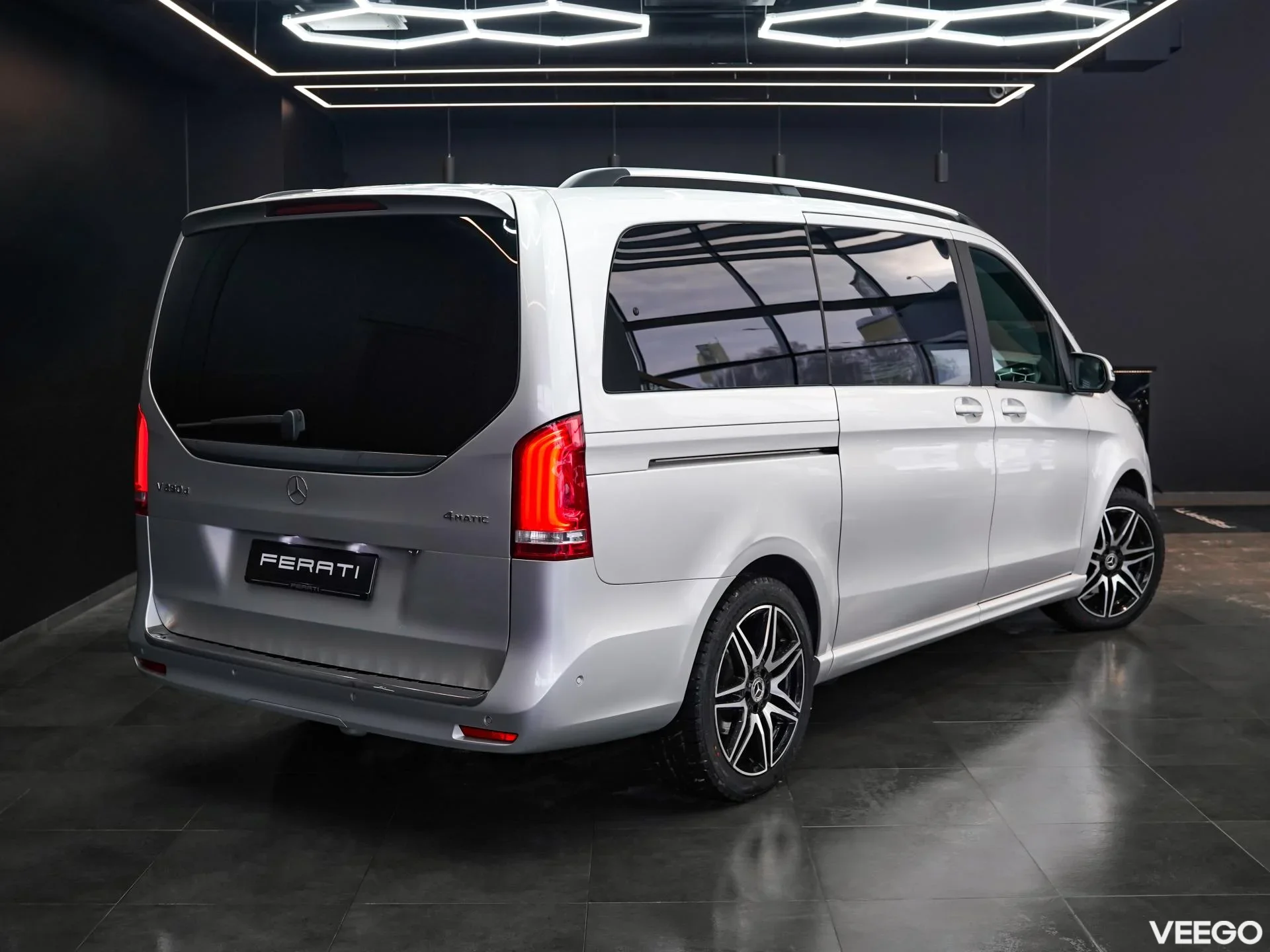 Mercedes-Benz V250 2.0 140kW