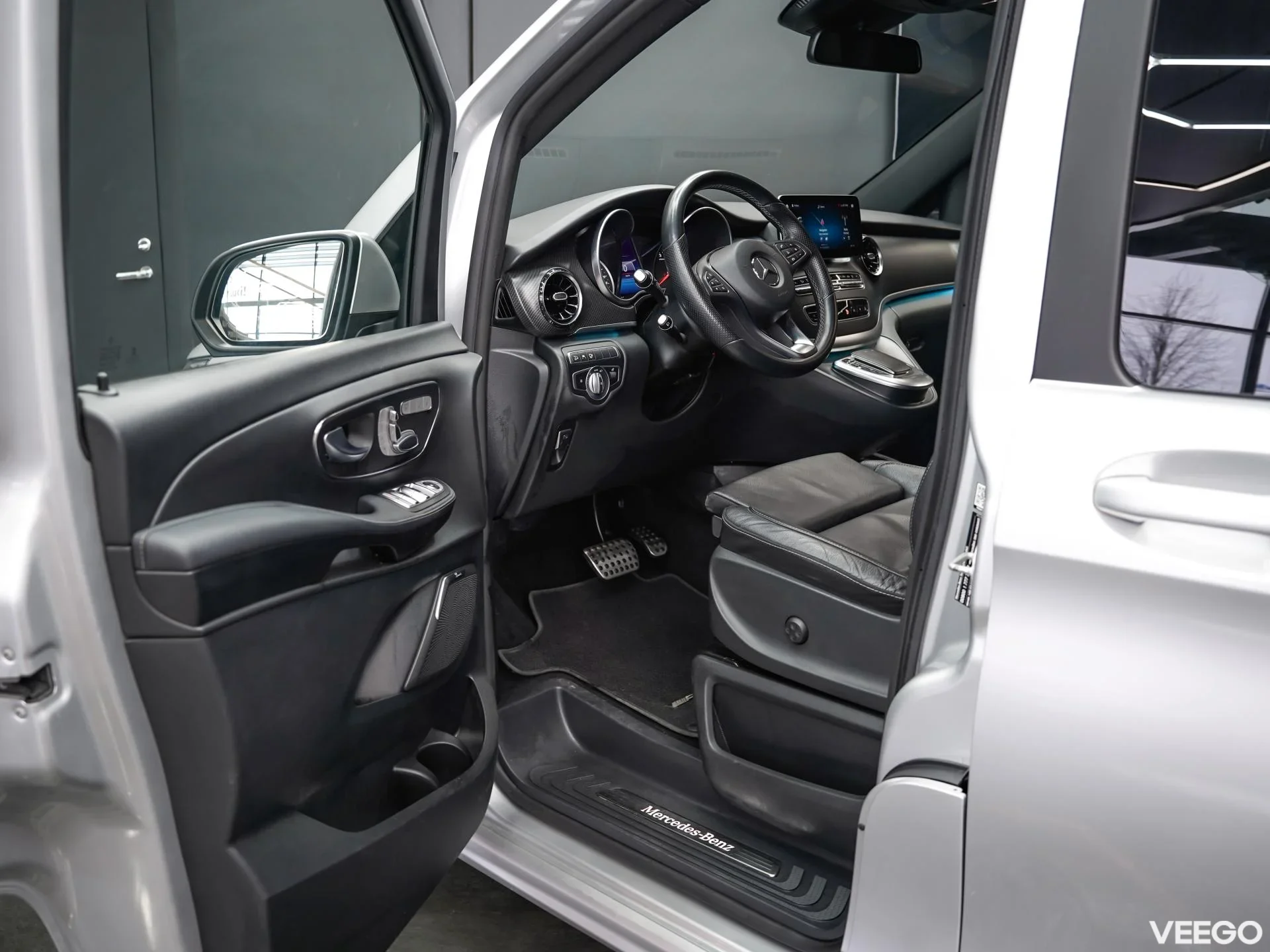 Mercedes-Benz V250 2.0 140kW