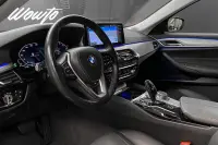 BMW 520 i Touring 184HK /Navi /Värmare /Backkamera /4.95% 135kW thumbnail