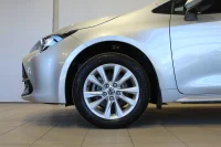 Toyota Corolla Touring Sports Touring Sports Active 1.8 72kW thumbnail