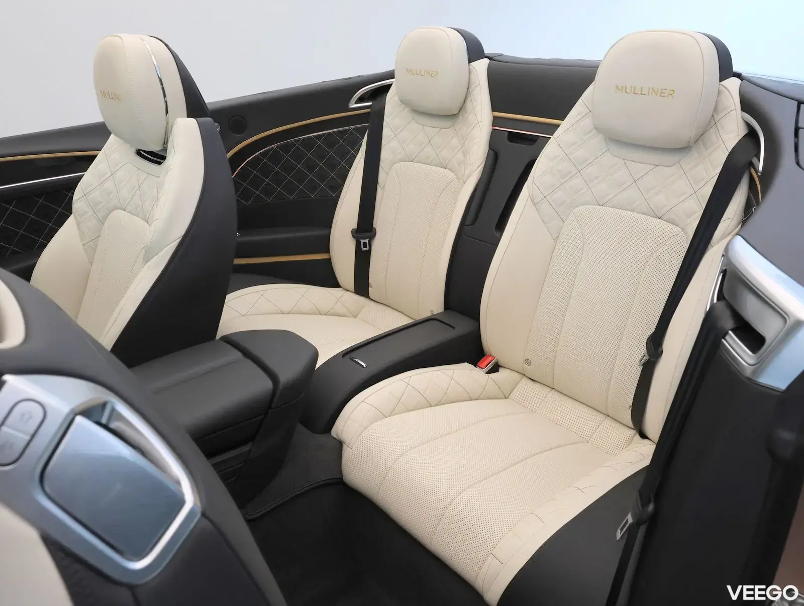 Bentley CONTINENTAL GTC V8 Mulliner 4 404kW