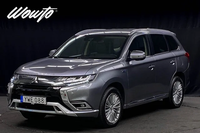 Image of Mitsubishi Outlander PHEV CVT 4WD Comfort/Backkam/Drag/4.95% 165kW