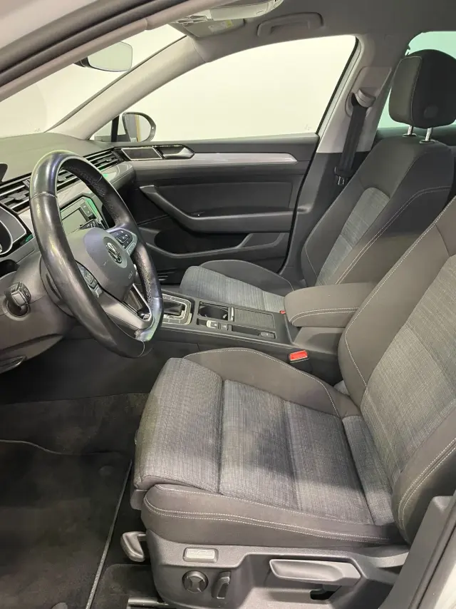 Image of Volkswagen Passat Variant Business 1.5 110kW