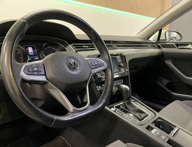 Image of Volkswagen Passat Variant Business 1.5 110kW