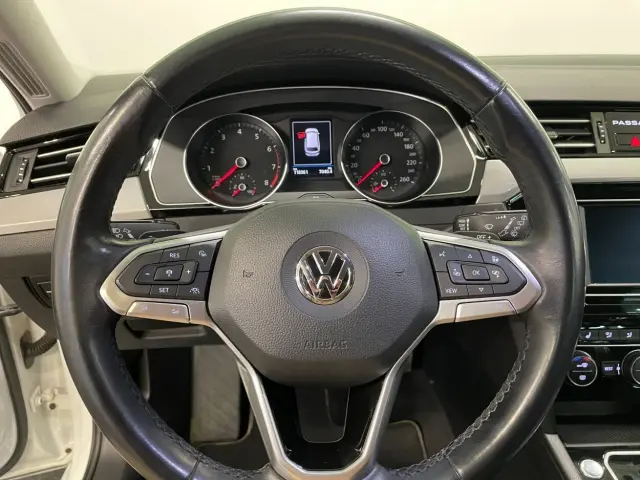 Image of Volkswagen Passat Variant Business 1.5 110kW