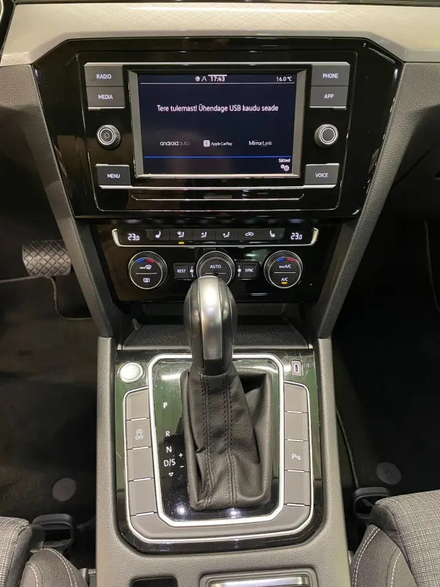 Image of Volkswagen Passat Variant Business 1.5 110kW