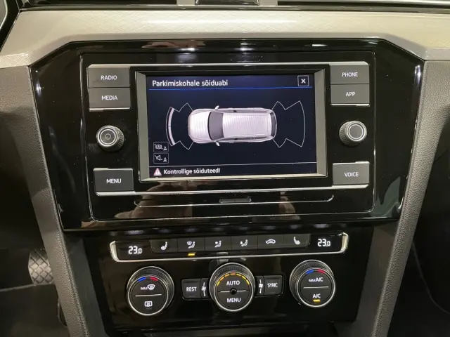 Image of Volkswagen Passat Variant Business 1.5 110kW