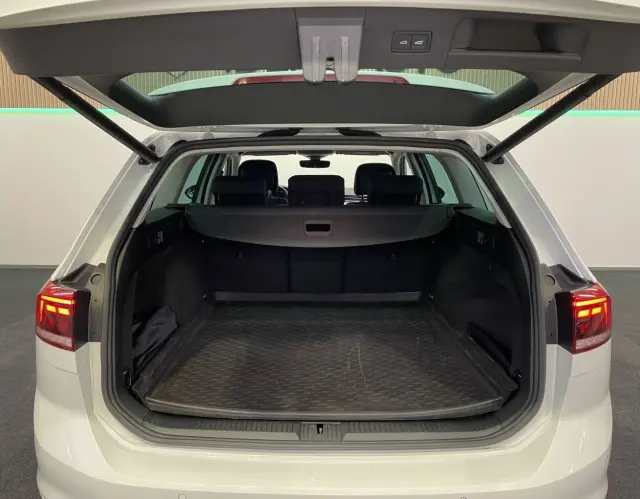 Image of Volkswagen Passat Variant Business 1.5 110kW