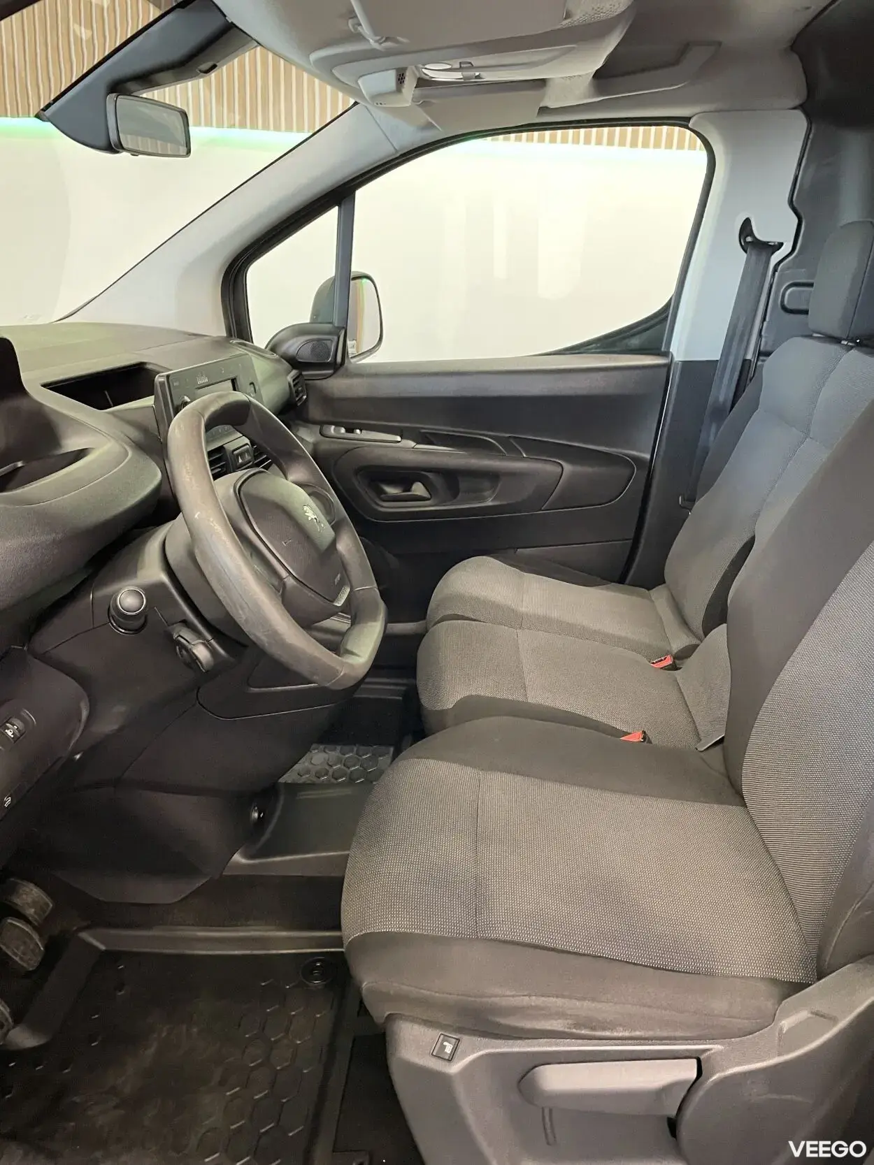 Peugeot Partner L2 2.4t Pro BlueHDi 100 1.5 75kW